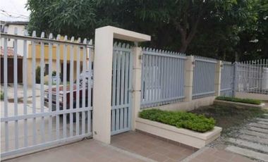 Amplia Casa en el Barrio el jardin Santa Marta