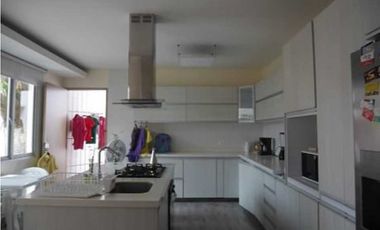 Amplia Casa en el Barrio el jardin Santa Marta