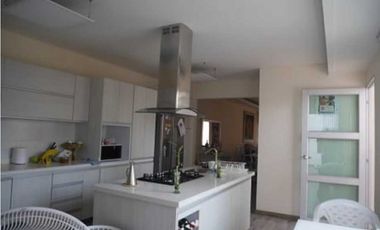 Amplia Casa en el Barrio el jardin Santa Marta