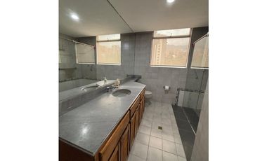 VENTA DE AMPLIO CÓMODO Y HERMOSO APARTAMENTO DUPLEX POBLADO MEDELLN