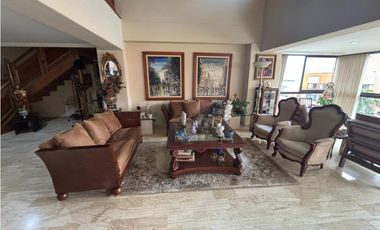 VENTA DE AMPLIO CÓMODO Y HERMOSO APARTAMENTO DUPLEX POBLADO MEDELLN