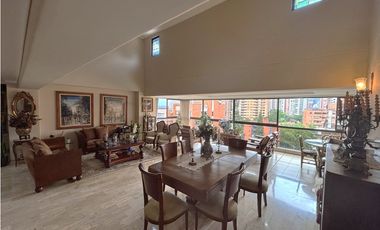 VENTA DE AMPLIO CÓMODO Y HERMOSO APARTAMENTO DUPLEX POBLADO MEDELLN