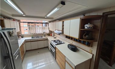 VENTA DE AMPLIO CÓMODO Y HERMOSO APARTAMENTO DUPLEX POBLADO MEDELLN