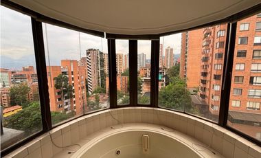 VENTA DE AMPLIO CÓMODO Y HERMOSO APARTAMENTO DUPLEX POBLADO MEDELLN