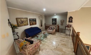 VENTA DE AMPLIO CÓMODO Y HERMOSO APARTAMENTO DUPLEX POBLADO MEDELLN