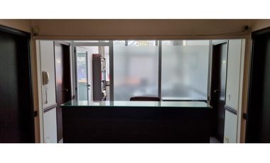 Oficina en Venta zona Centro, sobre Avenida Colon