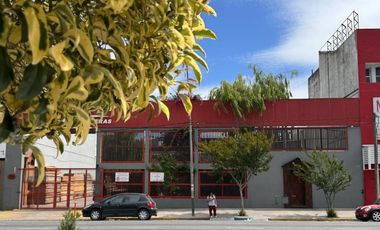 Galpon en venta con Salida a 4 Calles