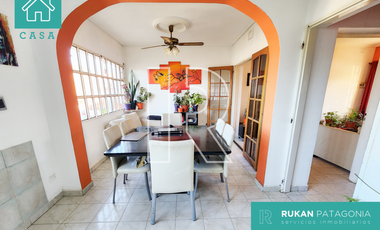 #AlquilerRUKAN | Casa de 4 Habitaciones | Calle CUBA | Barrio MIRADOR | Caleta Olivia.-