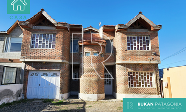 #AlquilerRUKAN | Casa de 4 Habitaciones | Calle CUBA | Barrio MIRADOR | Caleta Olivia.-
