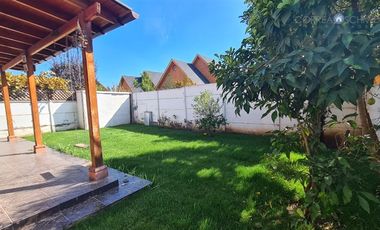 Casa en Arriendo en Valle Lo Castillo
