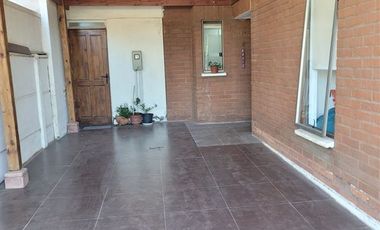 Casa en Arriendo en Valle Lo Castillo