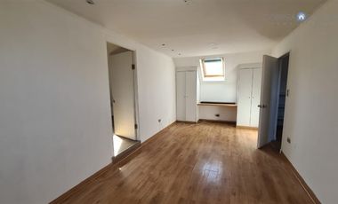 Casa en Arriendo en Valle Lo Castillo