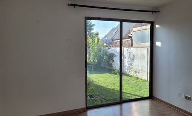 Casa en Arriendo en Valle Lo Castillo