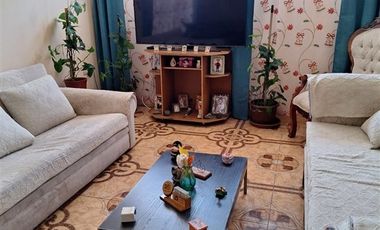 Casa en Venta en Llegar a calle san expedito con referencia almacén CATALINA