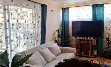 Casa en Venta en Llegar a calle san expedito con referencia almacén CATALINA