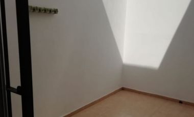 Casa en RENTA en privada Cerradas del valle