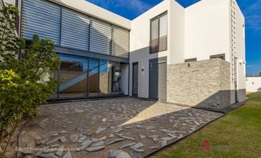 Casa de lujo en venta en Hacienda San Acasio en coto.