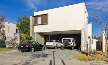 Casa de lujo en venta en Hacienda San Acasio en coto.