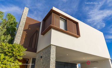 Casa de lujo en venta en Hacienda San Acasio en coto.