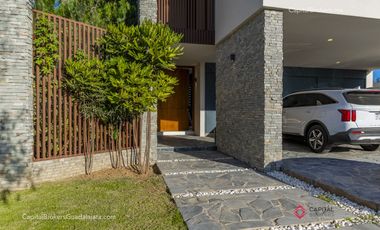 Casa de lujo en venta en Hacienda San Acasio en coto.