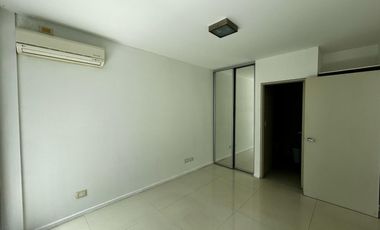Departamento en  venta en Olivos, gran edificio, frente al Rio, cochera, seguridad, amenities.