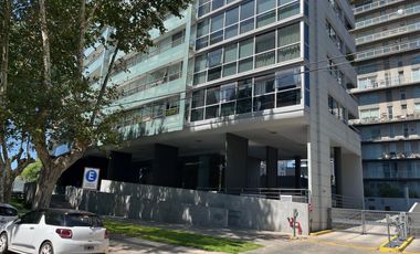 Departamento en  venta en Olivos, gran edificio, frente al Rio, cochera, seguridad, amenities.