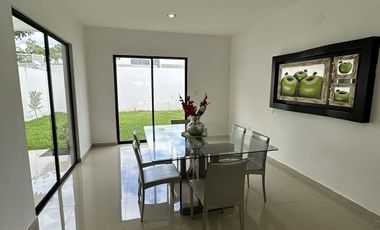 Casa en Venta en Privada Salvia, Floresta Mérida Yucatán.