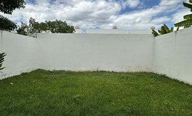 Casa en Venta en Privada Salvia, Floresta Mérida Yucatán.