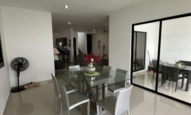 Casa en Venta en Privada Salvia, Floresta Mérida Yucatán.