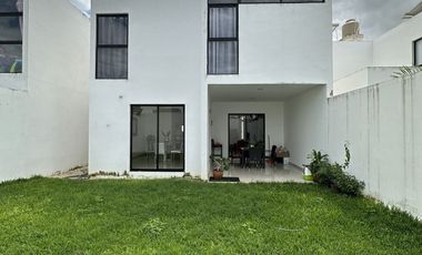Casa en Venta en Privada Salvia, Floresta Mérida Yucatán.