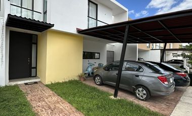 Casa en Venta en Privada Salvia, Floresta Mérida Yucatán.