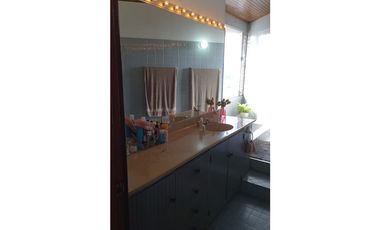 Venta de Casa con 3 pisos en Hato Pintado