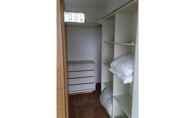 Venta de Casa con 3 pisos en Hato Pintado