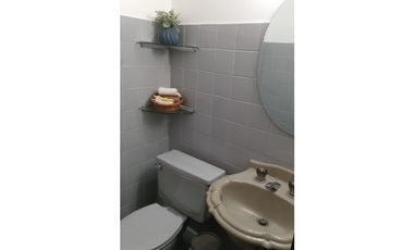 Venta de Casa con 3 pisos en Hato Pintado