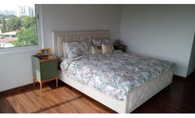 Venta de Casa con 3 pisos en Hato Pintado