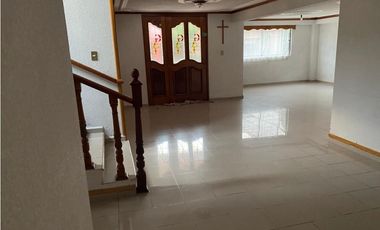 Casa en Venta con Uso Comercial en Casa Blanca Metepec