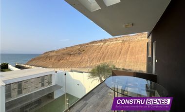 Exclusiva casa con piscina vista al mar en Urb. Marina Blue, Manta