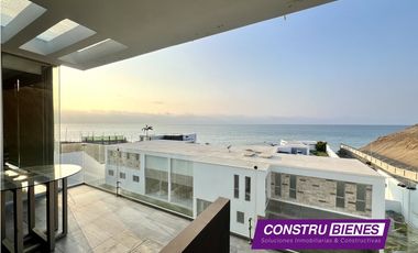 Exclusiva casa con piscina vista al mar en Urb. Marina Blue, Manta