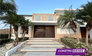 Exclusiva casa con piscina vista al mar en Urb. Marina Blue, Manta