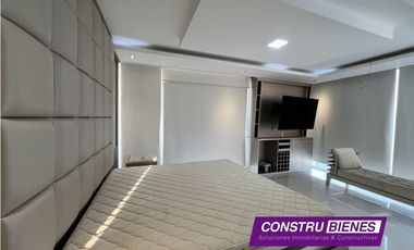 Exclusiva casa con piscina vista al mar en Urb. Marina Blue, Manta