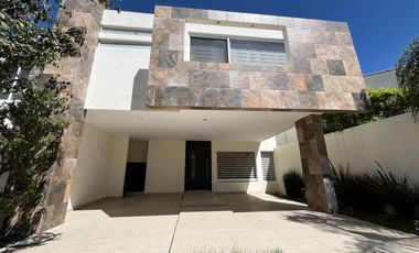 Punta del Este CASA AMUEBLADA en RENTA, Santa Fe, Sierra Nogal, Santa Lucía,  Bosques del Pedregal