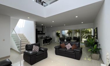 Punta del Este CASA AMUEBLADA en RENTA, Santa Fe, Sierra Nogal, Santa Lucía,  Bosques del Pedregal