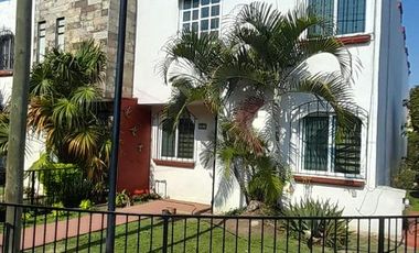 Casa en Fraccionamiento Villas de Tetelcingo.