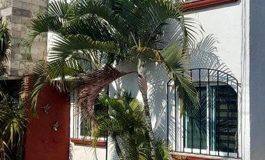 Casa en Fraccionamiento Villas de Tetelcingo.