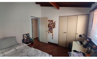 Venta de Casa Remodelada de 2 Niveles en Medellín Poblado Castropol