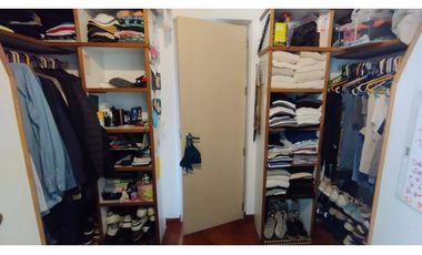 Venta de Casa Remodelada de 2 Niveles en Medellín Poblado Castropol