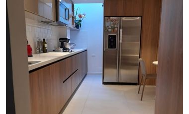Casa de tres niveles en venta en Colina Campestre