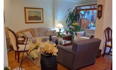 Casa de tres niveles en venta en Colina Campestre