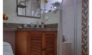 Casa de tres niveles en venta en Colina Campestre