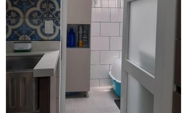 Casa de tres niveles en venta en Colina Campestre